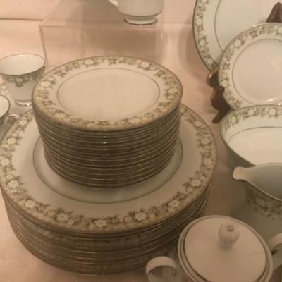 Lot 85 Fine China Noritake