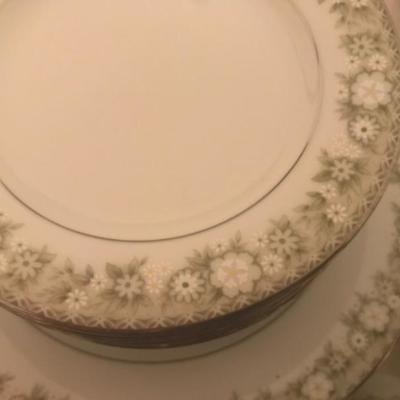 Lot 85 Fine China Noritake