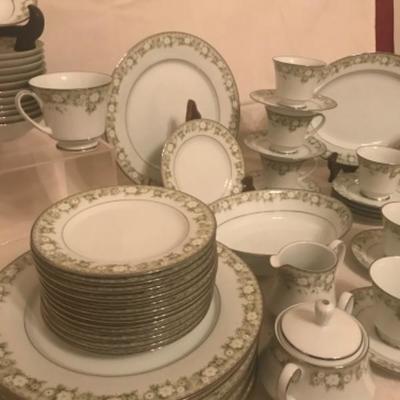 Lot 85 Fine China Noritake