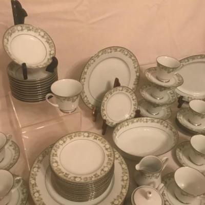 Lot 85 Fine China Noritake