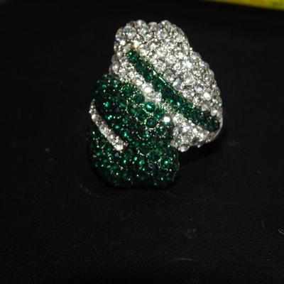Emerald Green Rhinestone Stretchy Ring, Elegant, Perfect for New Years Eve