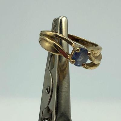 14k Yellow Gold Blue Topaz Solitaire Ring