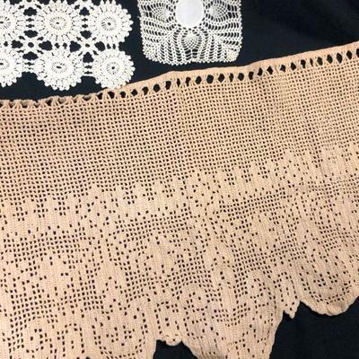 Mixed Variety Lot of Doilies