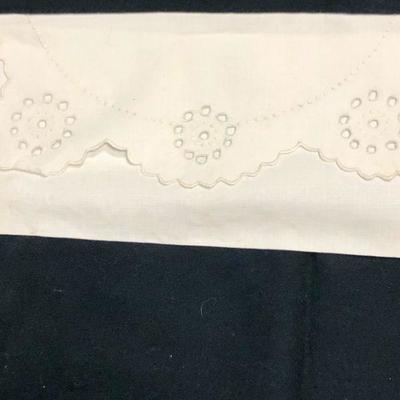 Lot of 8 Linen Doilies, Napkins and Table Runners