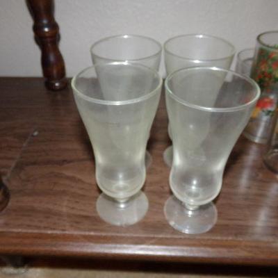 LOT 34  VARIOUS DRINKING GLASSES