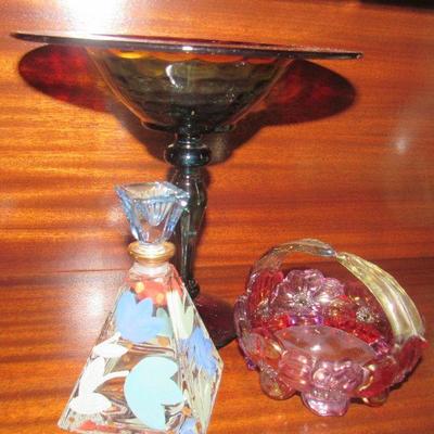 Lot 18 - Colorful Glass three pieces 