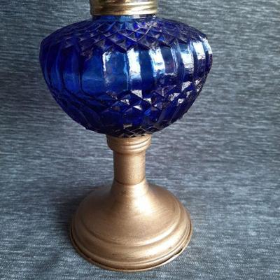 Kerosene hurricane lamp