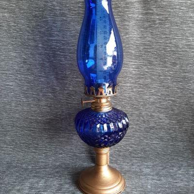 Kerosene hurricane lamp