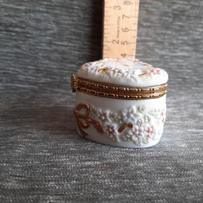 Vintage trinket box
