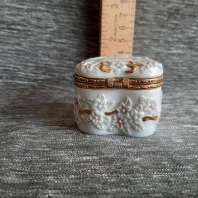 Vintage trinket box