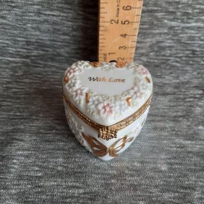 Vintage trinket box