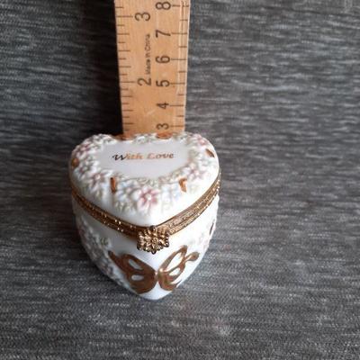 Vintage trinket box