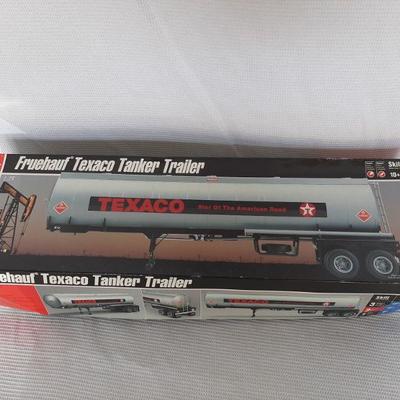 Fruehauf Texaco (needs to be assembled) 