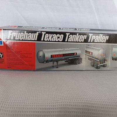 Fruehauf Texaco (needs to be assembled) 