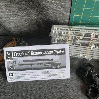 Fruehauf Texaco (needs to be assembled) 