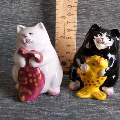 Lot of 2 Vintage Porcelain