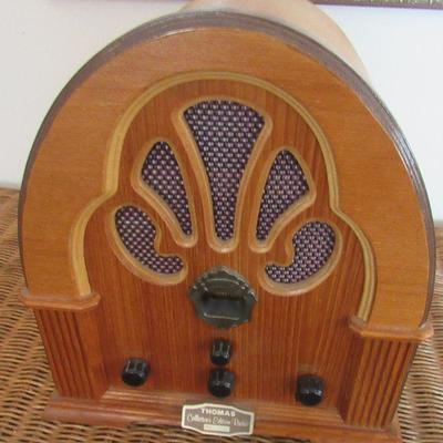 Lot 52- Vintage Thomas Collection Wood Radio 