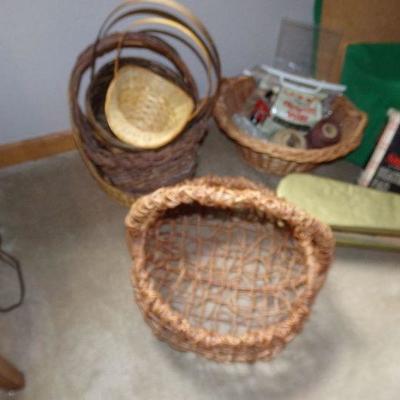 LOT 68  HOUSEHOLD ITEMS