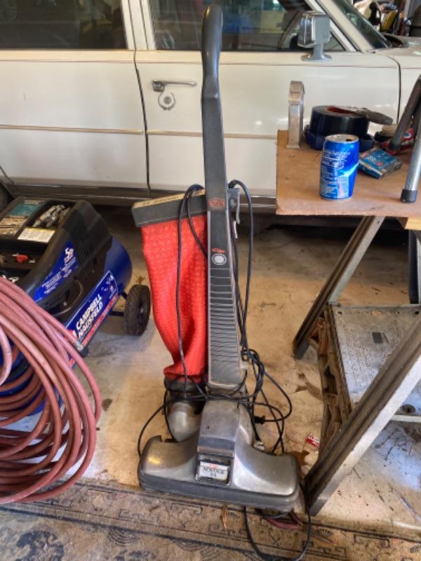 Lot 977 Kirby Vacuum Heritage 84