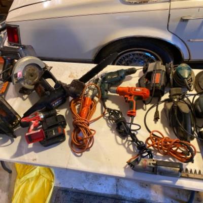 Lot # 985 Large Table lot of Power Tools 