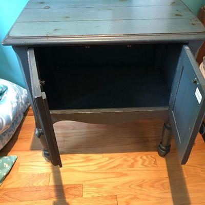 M3:  Broyhill side table or night stand