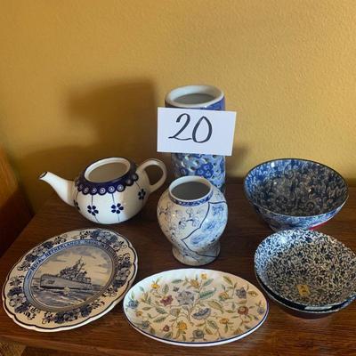 LOT 20 TEAPOT VASES AND PLATES