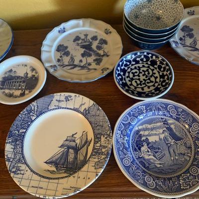 LOT 24 BLUE AND WHITE PLATE VARIETY