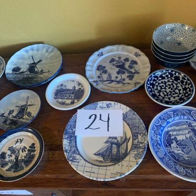LOT 24 BLUE AND WHITE PLATE VARIETY