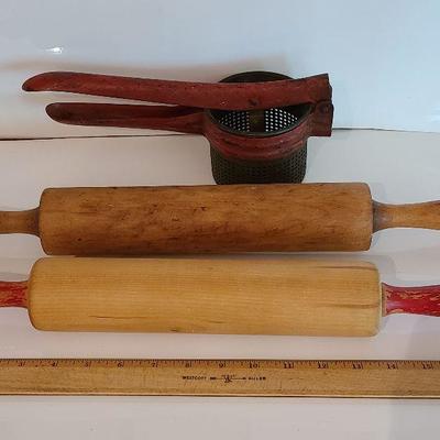 K42: Vintage Rolling Pins and More