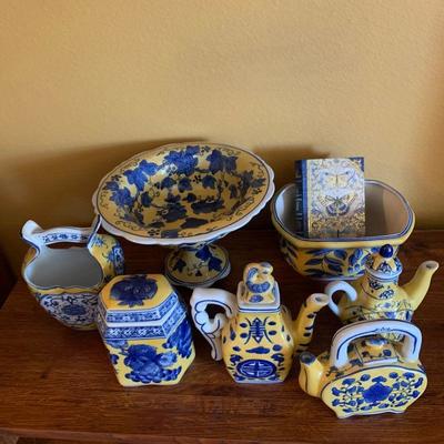 LOT 37 BLUE AND YELLOW CERAMIC ITEMS
