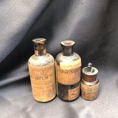 Lot #31: Lot of 8 Vintage Amber Liquid Medicine and Extract Bottles 