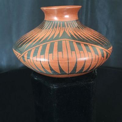Native American Casas Grande Pot Signed Listed Potter Jorge Ponce Lot # 312