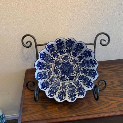 Lot 86 decorative bowl with stand 
