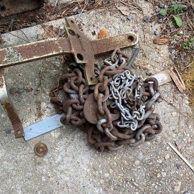 Lot # 1004  lot of chains and hitch 