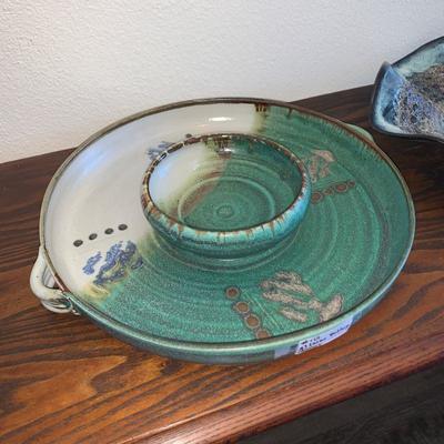 Lot 113 space large green serving bowls 