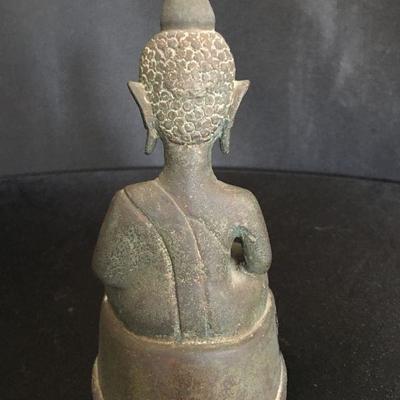 Small vintage Thai Buddha in cast bronze. 7 1/2