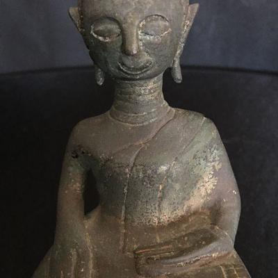 Small vintage Thai Buddha in cast bronze. 7 1/2