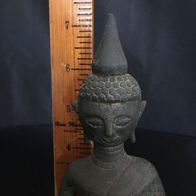 Small vintage Thai Buddha in cast bronze. 7 1/2