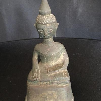 Small vintage Thai Buddha in cast bronze. 7 1/2" h