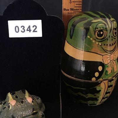 "Frog Haven" Wooden Nesting Frogs & Ceramic Frog Lot # 342