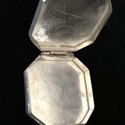 Sweet little Thai Pill Box Lot # 371