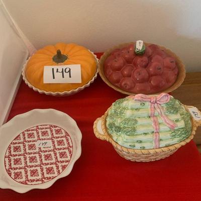Lot 149 soup terrine, pie dishes
