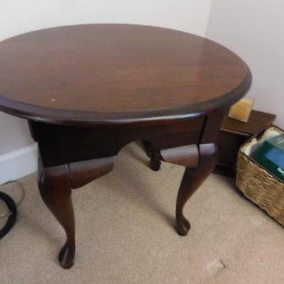 Solid Wood Queen Anne Side Table 24