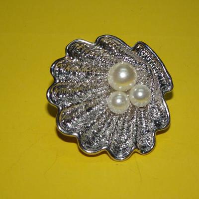Oyster Shell with Pearls Brooch, Silver Tone, You are the Pearl of my Eye! 