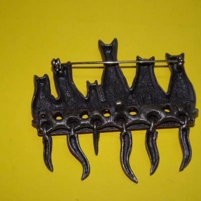 Cats on a Hot Tin Roof Brooch, Gray Tone, Grayed Cat Pin 