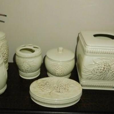 Matching 6pc Ceramic Bathroom Set