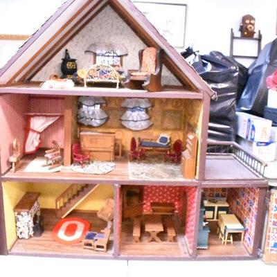 Lot 44:  Doll House