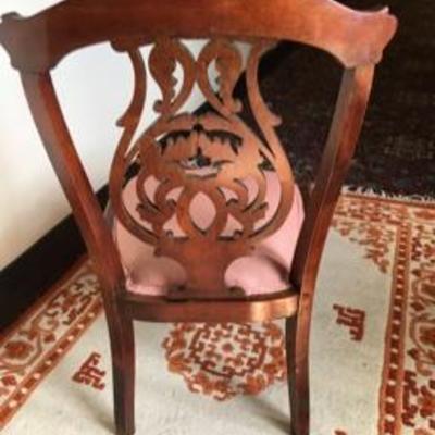 Solid Wood Vintage Chippendale Inspired Single Chair w/ Pink Seat Lot # 411