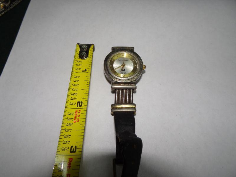 Vintage Gloria Vanderbilt Ladies Wrist Watch Quartz Japan Movt EstateSales