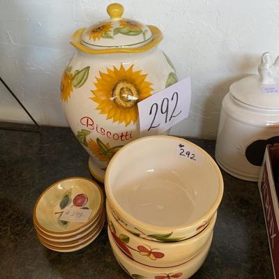 Lot 292 Biscotti jar with 3 bowls and 3 mini plates